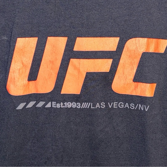 UFC Black Sleeveless Hooded Tank / Gym Shirt - Size M - MMA Fanwear - Picture 2 of 10